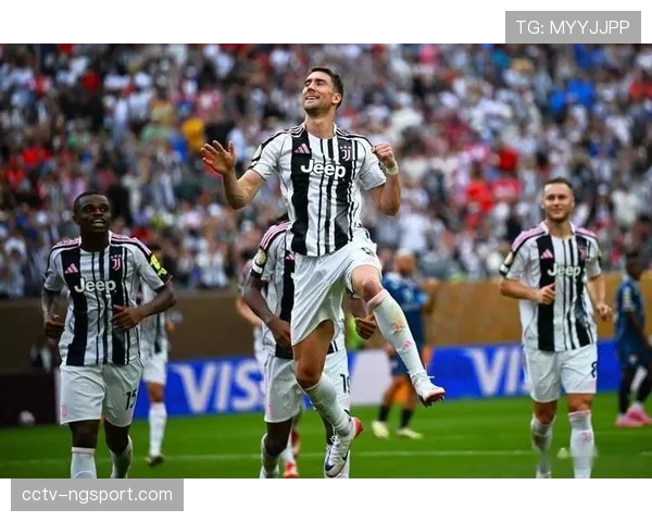 尤文图斯2-2战平拉齐奥，卡卢卢补时绝平救主